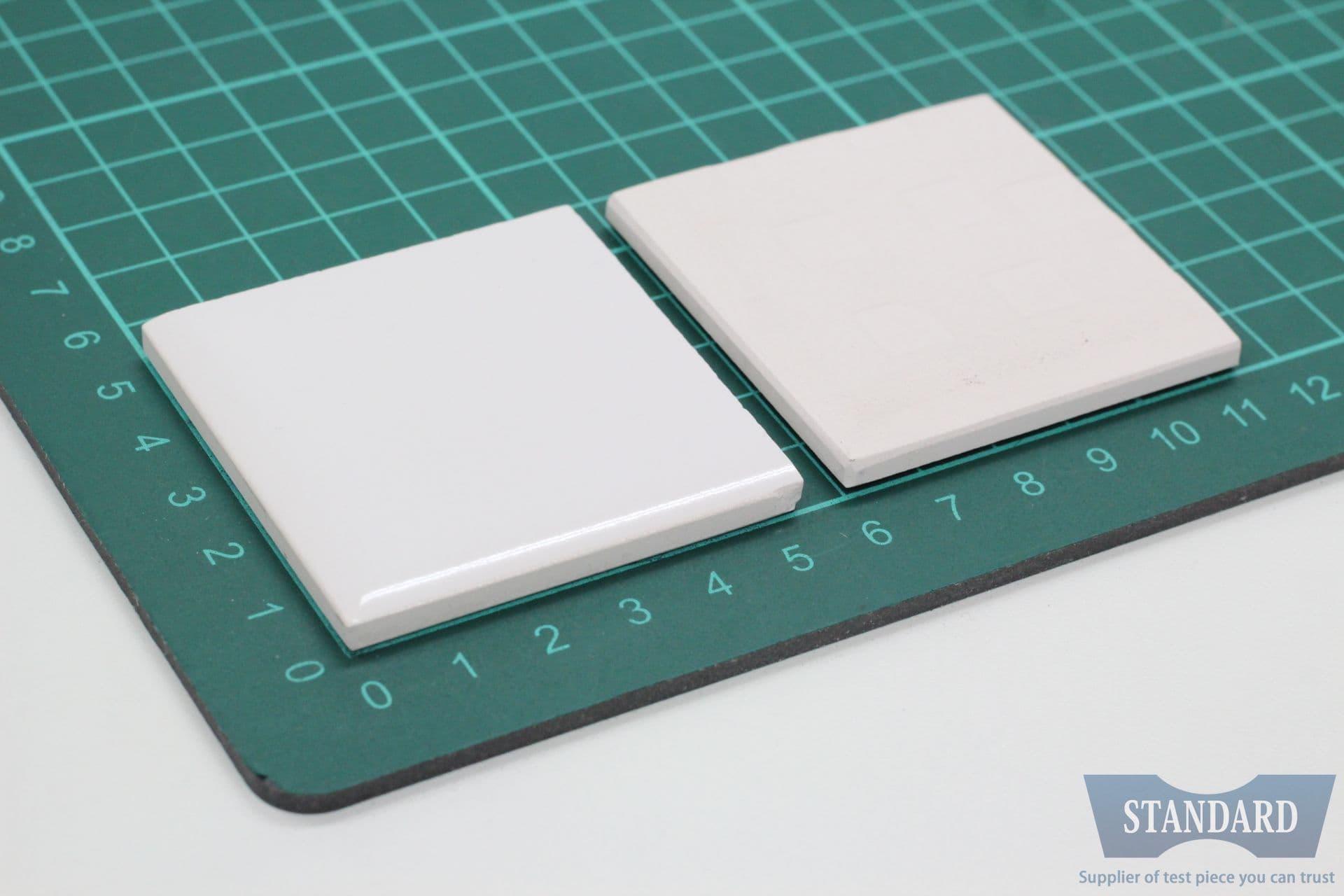 【値引き】天然石　６個まとめて　ST１　詳細不明　在庫処分品 在庫限り！！ 天然石 カボション ハート 約12mm 裏穴有り j4